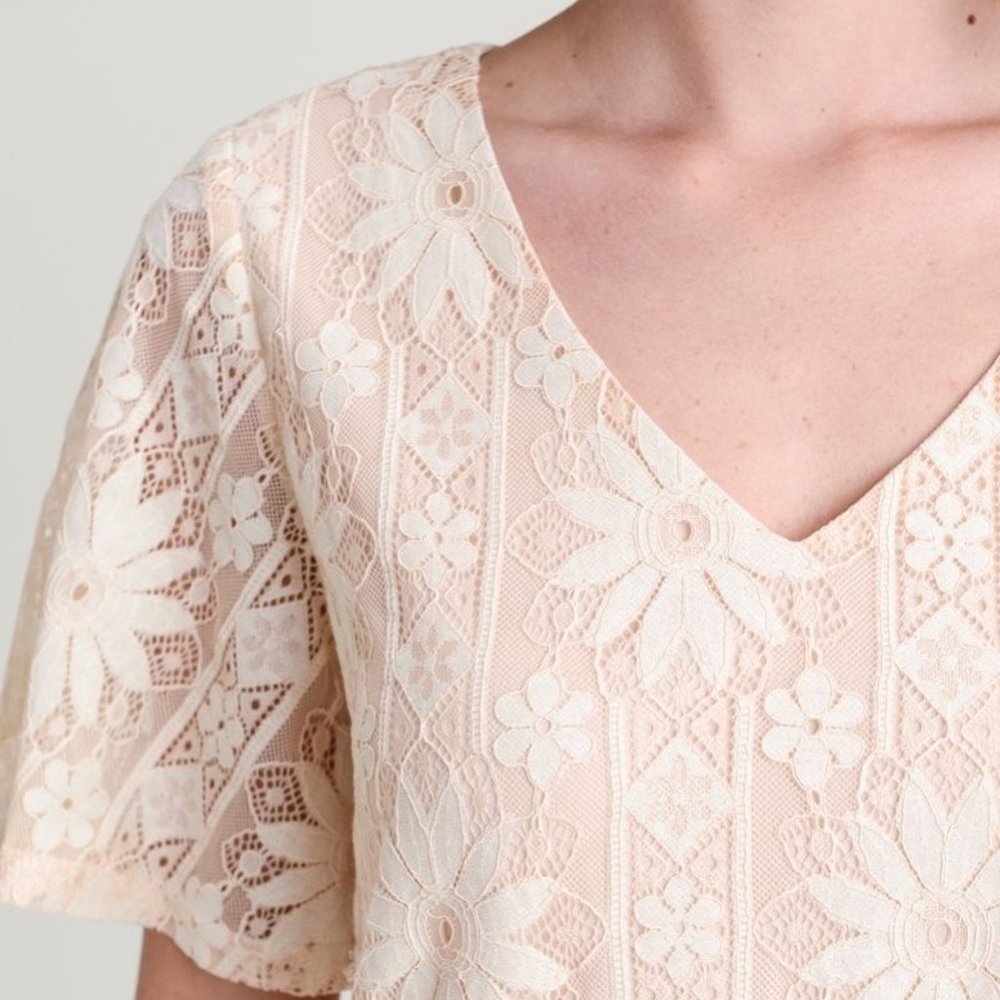 Jodifl Bell Sleeve Lace Top - Picture 2 of 6